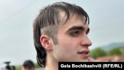 ლაზარე გრიგორიადისი გლდანის საპატიმროს დატოვებისას 