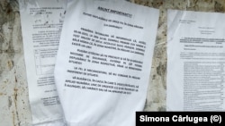 Comuna Întorsura e împânzită de anunțuri despre prezența ursului în pădure. Oamenii sunt îndemnați la precauție.