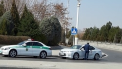 Diňle: Balkanda PÝGG goýy reňkli awtoulaglary 'awlaýar', zenan sürüjilere basyşy güýçlendirýär
