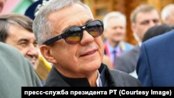 Рустам Минниханов в очках от бренда Stefano Ricci за 1 500 евро на праздновании Сабантуя в 2024 году