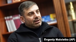 Водночас, за його словами, Київ не називає цифру, скільки ще військовополонених залишаються у російському полоні.