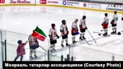 Уенда Татарстан байрагы күтәрелгән, Татарстан гимны яңгыраган