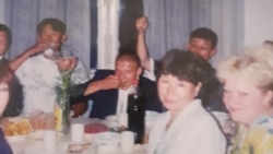 ყოფილი პატიმარი სერგეი იუმაშევი სასკოლო ბანკეტზე