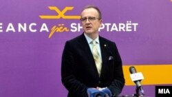 Arben Taravari (na fotografiji iz marta 2024), koji je bio predsjednički kandidat "Vredi", najavio je da će, ukoliko nakon Nove godine ne budu usvojeni ustavni amandmani, preispitati svoje učešće u budućoj vladi.