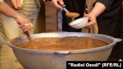 پختن سمنک به مناسبت سال نو