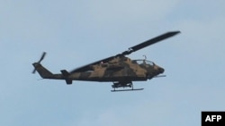 د پاکستان یو نظامي هیلي کاپټر په کوز دیر کې د الوت پر مهال لیدل کېږي- انځور پخوانی دی