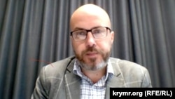 Денис Чистіков розповів, що з відкритих джерел відомо: російські сили збудували частину залізниці від РФ до окупованого Маріуполя. Крім того, деякі роботи тривають на території між Донецьком і Маріуполем