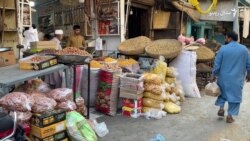 پېښور کې د وچې ميوې تر نيمايي زیات دوکانونه ولې بند شوي دي؟