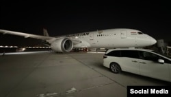 Эмомали Раҳмоннинг самолёти Марказий Осиё давлат раҳбарлари саёҳат қиладиган шоҳона лайнерлар қаторида муносиб ўрин эгаллайди.