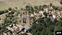 د ۲۰۱۶ کال د مې مياشتې په دې انځور کې د جنوبي وزیرستان هغه کورونه ښکاري چې د پاکستان پوځ یې چتونه لیرې او ويجاړ کړي دي.