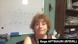 მათემატიკის მასწავლებელი აზა ნადიბაიძე: „15 წლის წინანდელი გორი მახსენდება და სულ მაწუხებს ერთი კითხვა - ნუთუ ამხელა მსოფლიოს არ გააჩნია უნარი, შეაჩეროს ეს დამპყრობელი სახელმწიფო?“