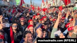 د چارسدې جلسې ته د عوامي نیشنل ګوند ګڼ غړي او پلویان ورغلي ول - د فبرورۍ ۲۳مې انځور.