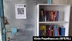 У будівлі старостату