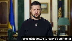 Зеленський виступив перед випускникам Львівської та Одеської військових академій