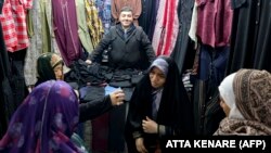 უფლებადამცველთა თქმით, 2023 წელს ირანში პოლიტიკური მიზეზებით დააკავეს 300-ზე მეტი ქალი.