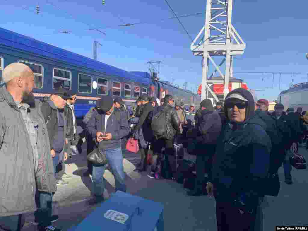 Жаңаөзендегі "БерӘлі Маңғыстау Company" кәсіпорнының жұмыстан қысқарған 82 жұмысшысы 10 сәуірде Астанаға келген.