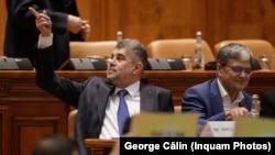 Premierul Marcel Ciolacu (PSD) și ministrul Finanțelor, Marcel Boloș (PNL).