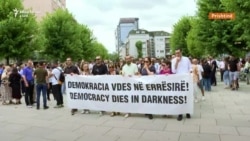 Gazetarët kundër "kontrollit nga Qeveria"