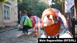 მოქალაქეებმა კარვის ჩაცმით გააპროტესტეს 5 ოქტომბერს "შეკრებებისა და მანიფესტაციების შესახებ კანონში" შეტანილი ცვლილებები