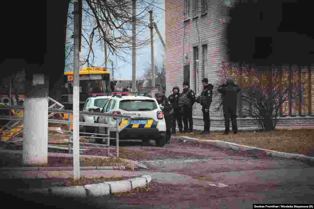 Poliția locală a mers din casă în casă pentru a evacua oamenii din locuințele care au rămas fără electricitate, gaz, comunicații stabile sau apă curentă. &nbsp;