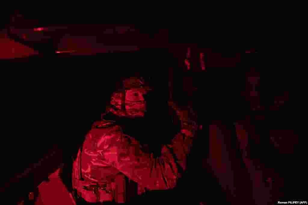 Командир "Призраков Бахмута", формировавший снайперский отряд, выбирал бойцов по силе духа и психологической стойкости. "Ты вынослив или имеешь возможность выдержать психологическое давление", &ndash; говорит Кузя. Также для него было важно, чтобы военные "могли работать друг с другом и понимать друг друга"