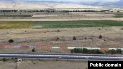 Кеминдеги мамлекетке кайтарылган 353,3 гектар жер.