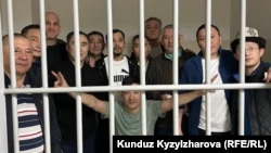 “Кемпир-Абад” иши боюнча шек саналып тергөө абагында отургандар.