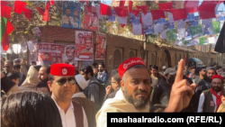 په خیبر پښتونخوا کې د فبرورۍ پر اتمه ګڼ خلک د رایې ورکولو لپاره غونډ شوي دي. 