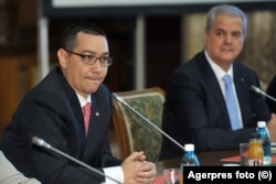 Victor Ponta și Adrian Năstase. Mai 2012.