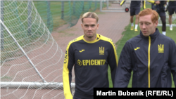 Михайло Мудрик та Юхим Конопля під час тренування у Празі
