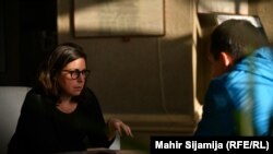 Iva Vukušić s novinarom RSE u Sarajevu, 22. marta 2023.