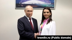 Guvernatoarea Găgăuziei, Evghenia Guțul, susține că l-a informat pe președintele rus, Vladimir Putin, despre „acțiunile ilegale” ale Chișinăului, referindu-se și la pretinse încălcări ale drepturilor rușilor din R. Moldova.