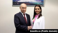 ევროკავშირის მიერ სანქცირებული გაგაუზიის გუბერნატორი, ევგენია გუცული, მარტში რუსეთში შეხვდა ვლადიმირ პუტინს