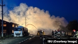 Pompierii au trimis patru roboți înaintea lor pentru a stinge incendiul. Chiar și așa, în a doua explozie 26 dintre ei au fost răniți.