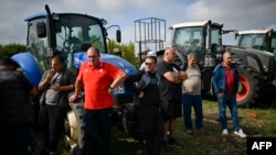 Fermierii din UE au blocat de mai multe ori granițele Ucrainei pentru a protesta împotriva exportului de bunuri ucrainene, despre care au spus că le inundă piețele.