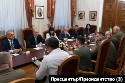 Volodimir Zelenski și Rumen Radev, în timpul întâlnirii oficiale de la Sofia, capitala Bulgariei, în 6 iulie 2023.