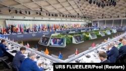 
План розроблений після першого саміту, який відбувся у Швейцарії минулого місяця і в якому взяли участь представники понад 90 країн.