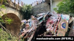 د سوات په خوازه خېله کې د جون پر ۲۸مه د ښوونځي بس د پېښې ښکار شو.