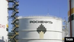 Співрозмовник журналістів уточнив, що в в порту Туапсе розташовані нафтовий термінал і нафтопереробний завод, який належить компанії «Роснефть» (ілюстраційне фото)