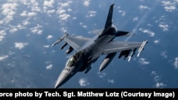 აშშ-ის სამხედრო-საჰაერო ძალების F-16 ავღანეთის თავზე. 17 მარტი, 2020.