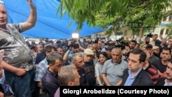 ომბუდსმენი ლევან იოსელიანი ჭიათურაში გაფიცულ მაღაროელებს ხვდება. 15 ივნისი, 2023 წელი