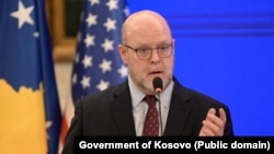 Ish-ambasadori i Shteteve të Bashkuara në Kosovë, Jeffrey Hovenier.