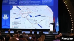 Deňze çykalgasy bolmadyk ösüp barýan döwletleriň daşary işler ministrleri Ýerewanda duşuşýar. Arhiw suraty. 14-nji dekabr, 2023 ý. 