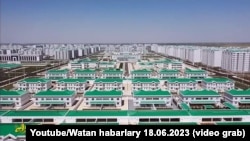 Arkadag şäheri. Türkmenistanyň döwlet telewideniýesinden alnan surat.
