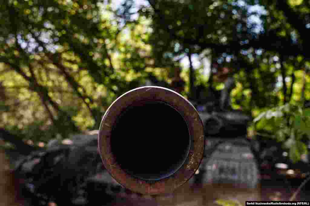 Танк Збройних сил України на бойових позиціях. Донецька область, червень 2022 року