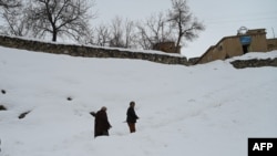 د افغانستان د میدان وردګو په ګډون په بېلابېلو ځایونو کې واوره شوې ده - د فبرورۍ ۲۹مې انځور.