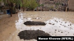 تخریبات و راه بندان ناشی از سیلاب ها 