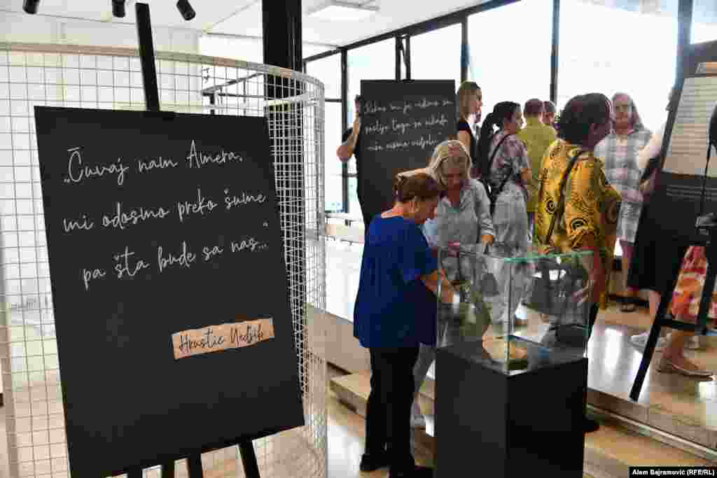 "Postoje mnogi načini na koji moramo i možemo pričati o Srebrenici. Na nama muzejima i memorijalima je taj teški zadatak, kako svake godine održati sjećanje", rekla je Elma Hašimbegović, direktorica Historijskog muzeja BiH.