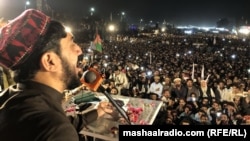 منظور پشتين په يوه جلسه کې د وينا په وخت - انځور له ارشيفه 