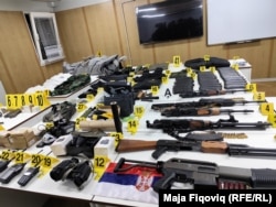 Armët e konfiskuara në aksionin e datës 14 maj në Zveçan.